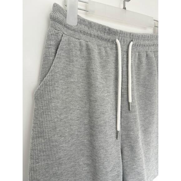 Women’s shorts, light grey, size S - Picture 2 of 4